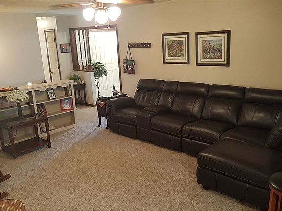 3rd image of 8736 Heritage Dr