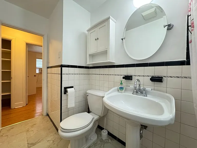 73 Eugenia St #UPPER LEVEL — Photo 21