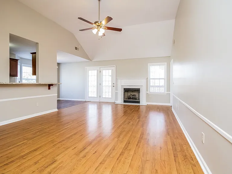 142 Homestead Pl — Photo 3