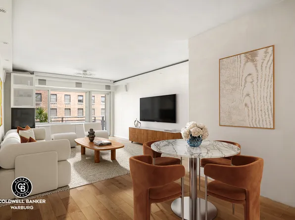 118 East 60th Street image 1 of 14