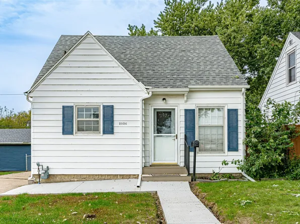 2926 C Ave NE, Cedar Rapids, IA 52402