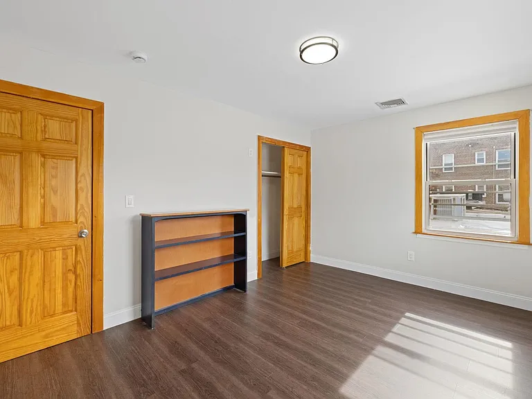 227 Franklin Ave #2 — Photo 13