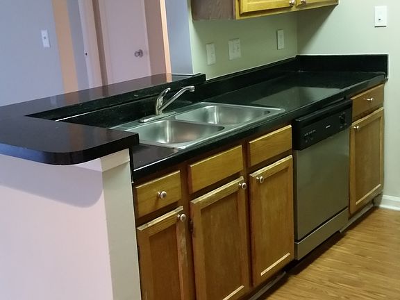 3rd image of 48 Aspen Dr APT A