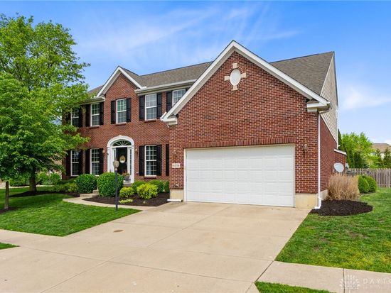 9378 Oak Brook Dr, Centerville, OH 45458