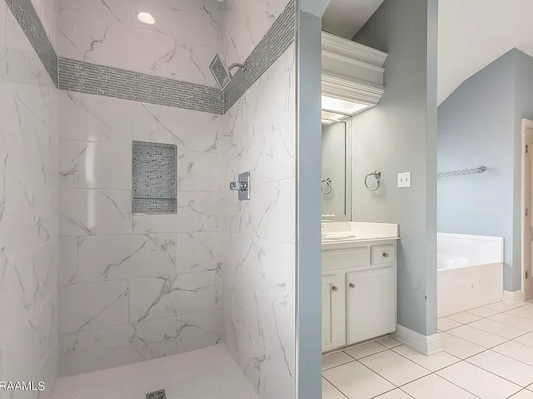 111 Hamlet Ln — Photo 10