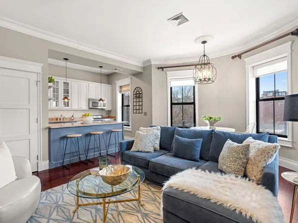 676 Tremont St APT 3, Boston, MA 02118