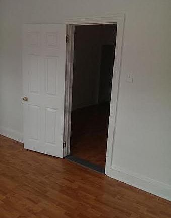 4th image of 6123 Larchwood Ave