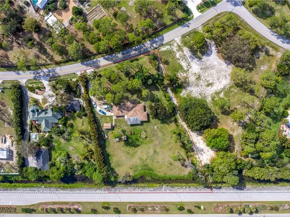 494 Gordonia Rd, Naples, FL 34108