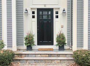 11 Briarwood Ln, Winchester, MA 01890
