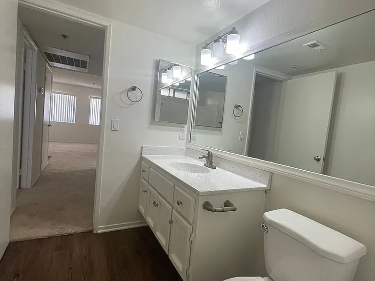 380 N Catalina Ave #1 — Photo 29