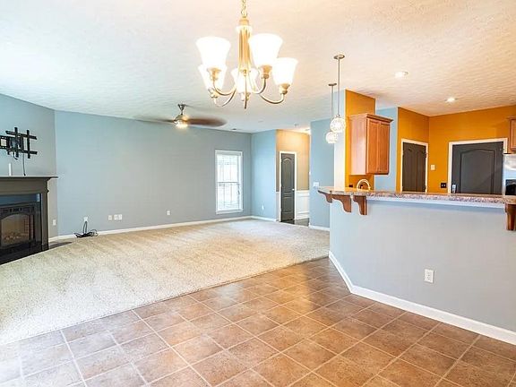 3rd image of 6112 Townes Way
