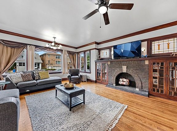 3rd image of 5109 W Cornelia Ave APT 1