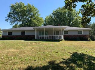 11136 Charles Ct, Dawson, IL 62520