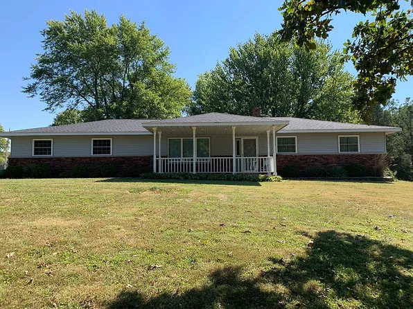 11136 Charles Ct, Dawson, IL 62520