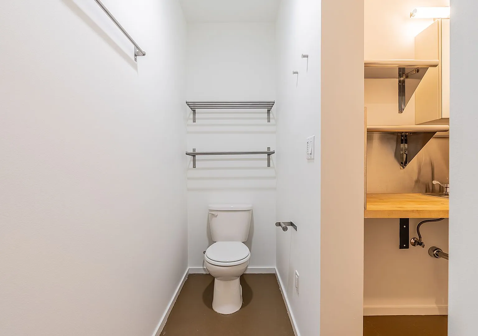 Cozy & Modern Studios Set in the Heart of the Historic Ballard Neighborhood — Photo 4