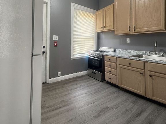 5th image of 1653 Harrison St #1R