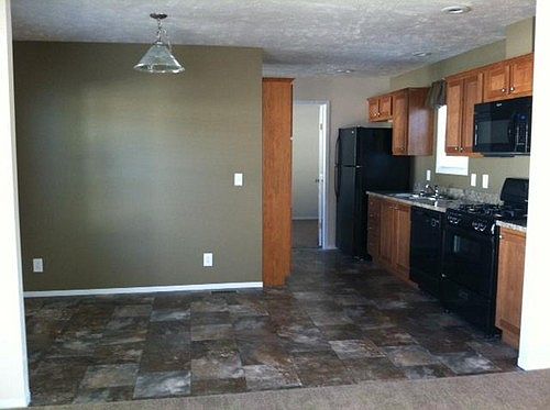 1st image of 212 Pin Oak Dr