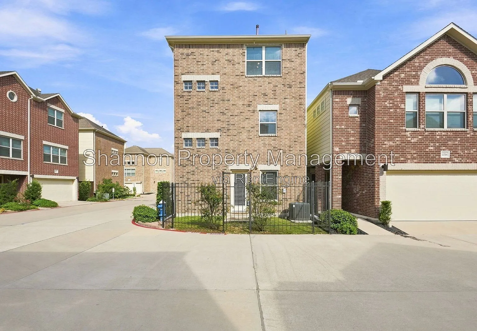 3 bed, 2.5 bath, 2089 sqft, $1,995 — Photo 2