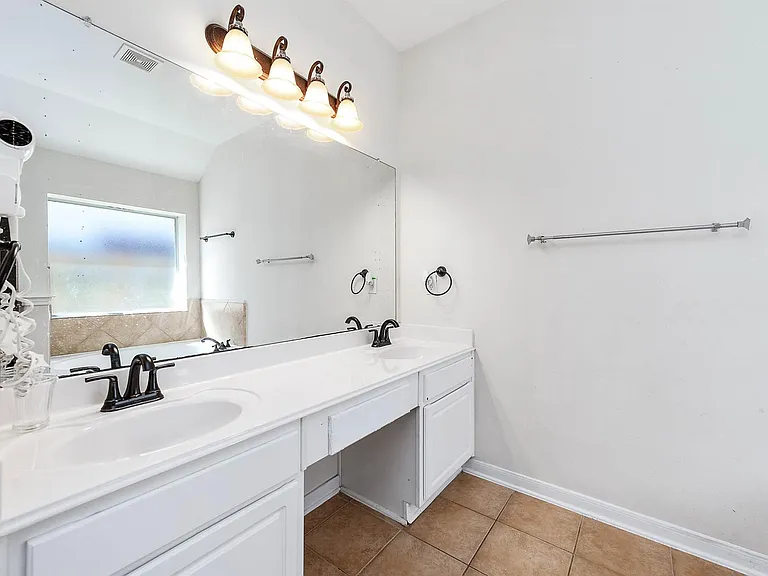 7814 Rocky Peak Ln — Photo 17