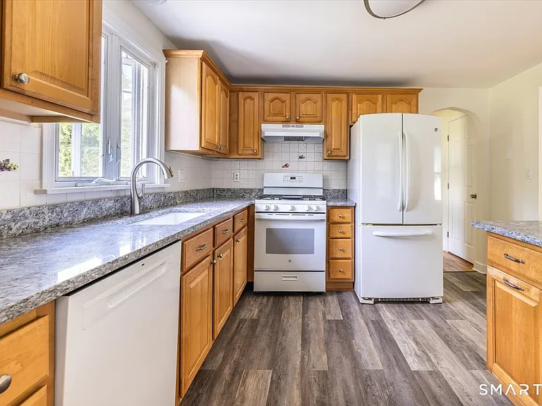2759 Easton Tpke — Photo 16
