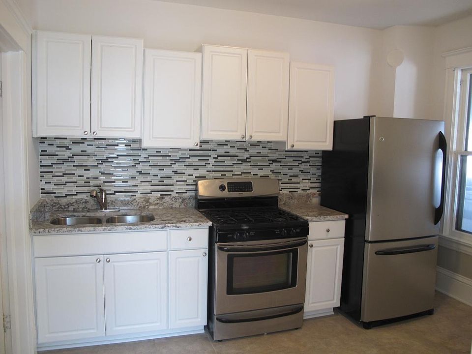 1st image of 2117 University Ave NE