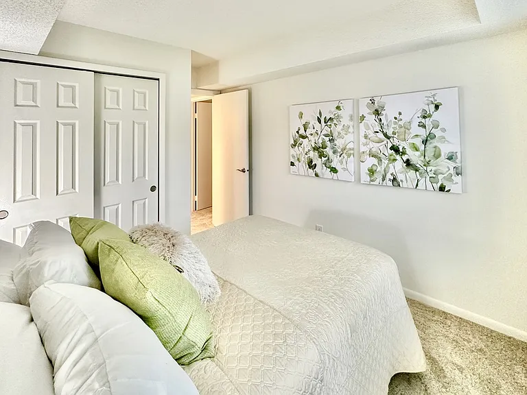 Willow Lake Apartments — Photo 18