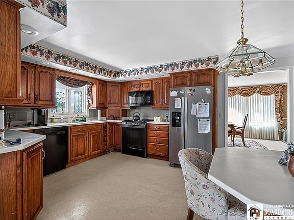 4th image of 1309 Forest Avenue Ext