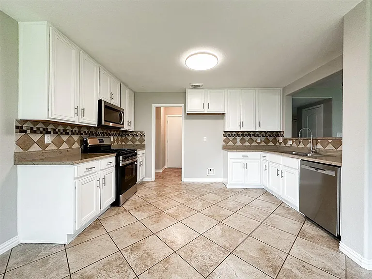 5739 Westminster Village Dr — Photo 19