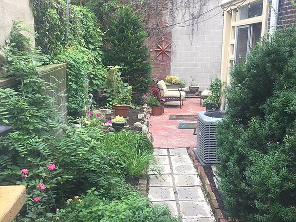 5th image of 1931 Wallace St #2