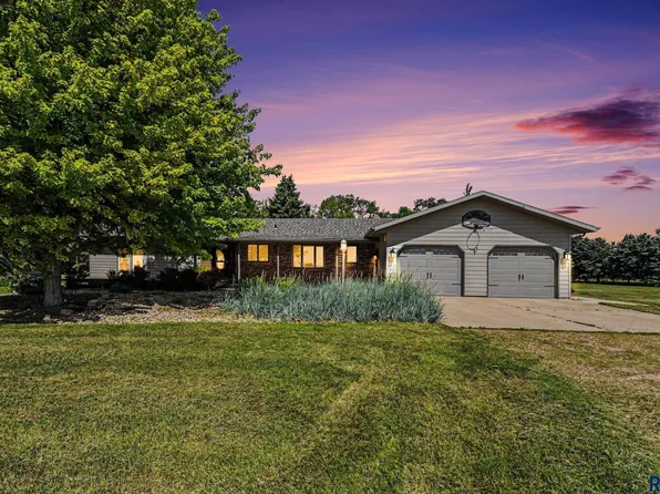 45890 237th St, Wentworth, SD 57075