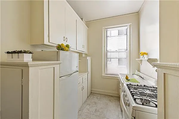 Sold by Exclusive Properties Sotheby's International Realty | media 17