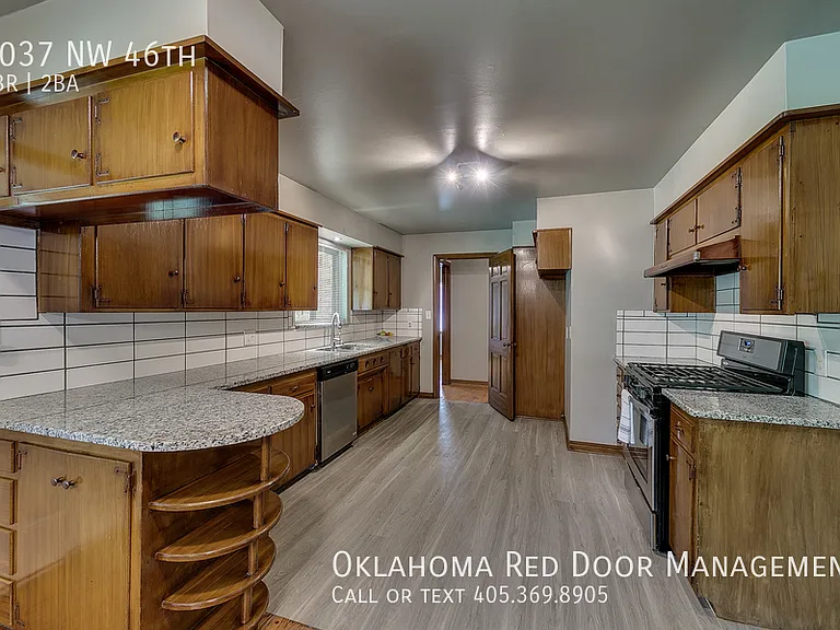 2037 NW 46th St — Photo 25