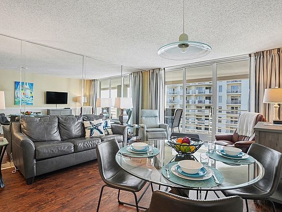 3rd image of 9840 Queensway Blvd. #1718