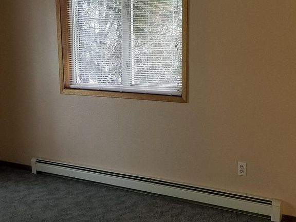 3rd image of 203 Quinella St APT 2