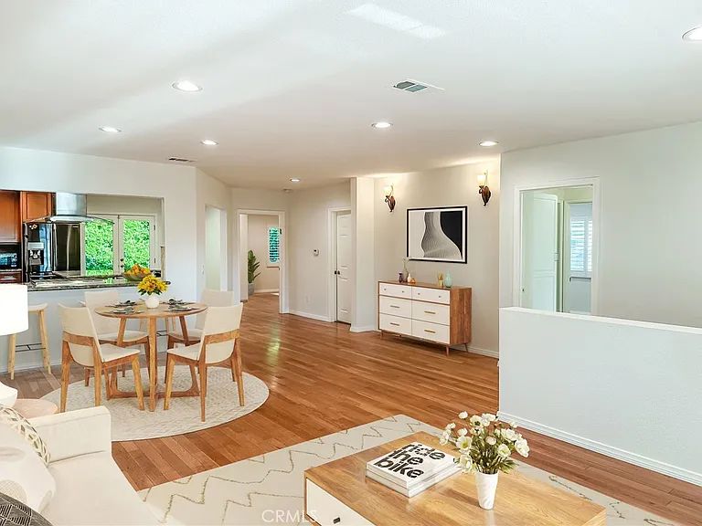 5857 Balcom Ave — Photo 4