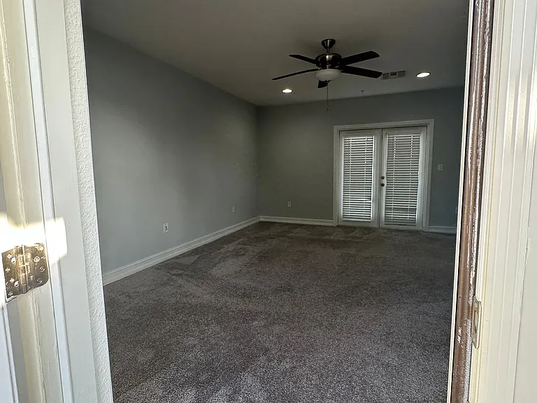 3720 Messina Dr — Photo 66