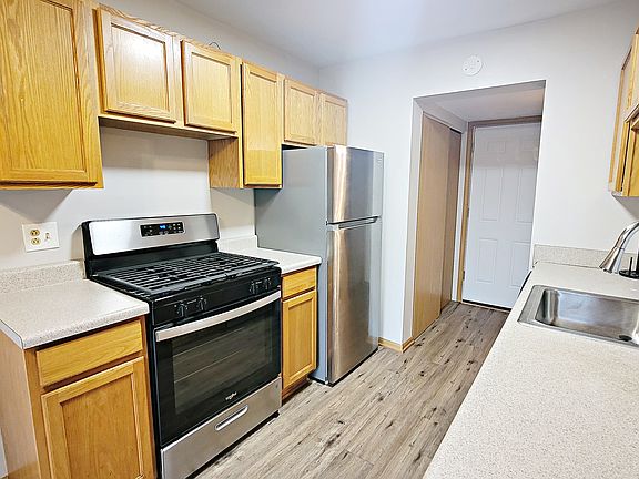 3rd image of 1044 Hampton Hbr
