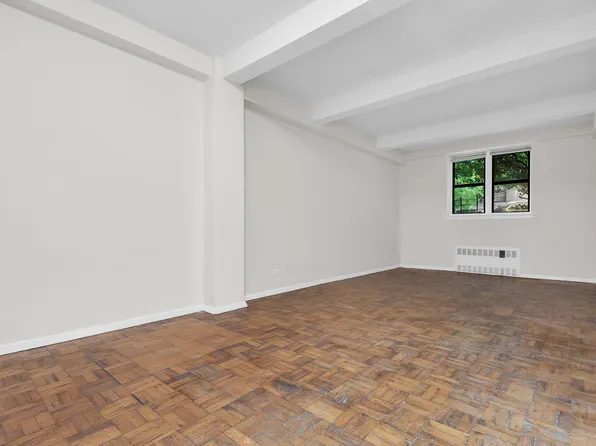 2830 Briggs Avenue image 1 of 6