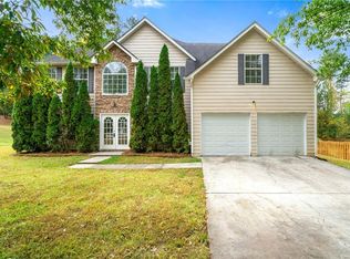 3215 Mineral Ridge Ct, Stone Mountain, GA 30087