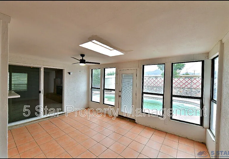 10565 Murphy St — Photo 35
