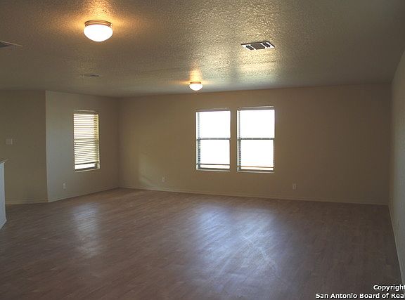 3rd image of 6734 Freedom Oaks