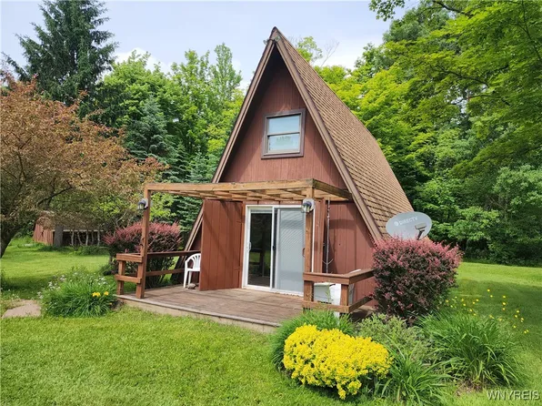 77 Fox Trl #7, Varysburg, NY 14167