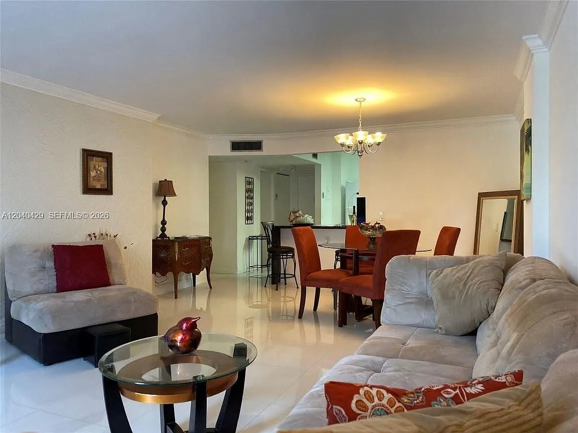 Admirals Port Condo West — Photo 4