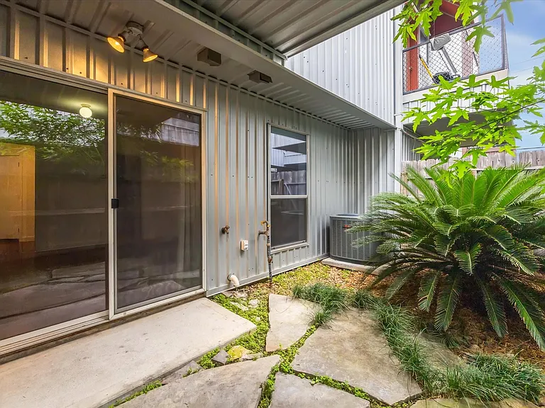 6947 Ardmore St — Photo 24