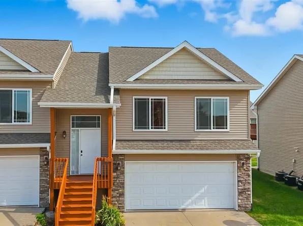 1810 Goose Lake Cir, North Liberty, IA 52317