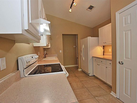 3rd image of 6598 Tampa Dr