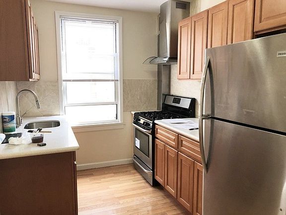 4th image of 43-38 42nd St #3F