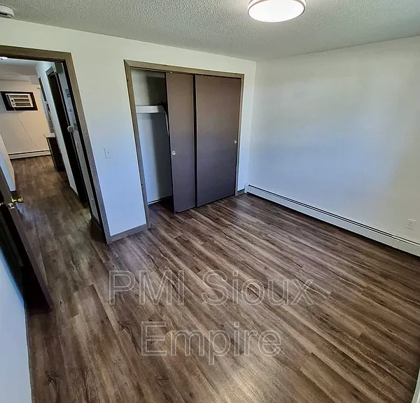 404 E 4th St #2 — Photo 4