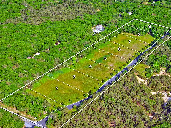 2nd image of 3 Carwin Ln