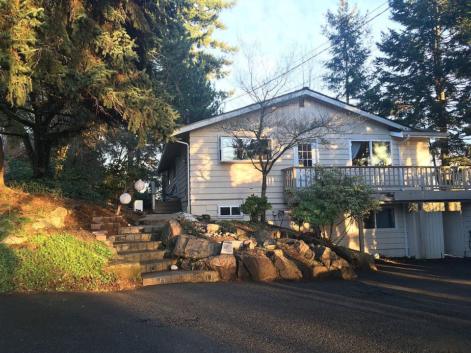2nd image of 7820 172nd Pl NE